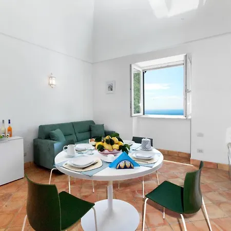 Estate4home - La Casa Di Lia Apartmán